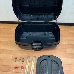 【受付終了】【取引中】 特大バイク用リアボックス の画像