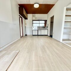 条件変更！！ペットと広々快適！大きな庭付き戸建て！【4台以上駐車...