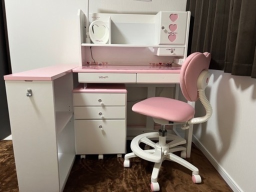 ニトリ　学習机セットです。