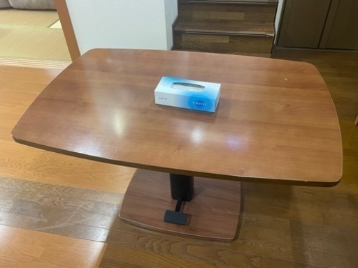 【値下げしました！¥10,000→¥8,000】昇降式テーブル