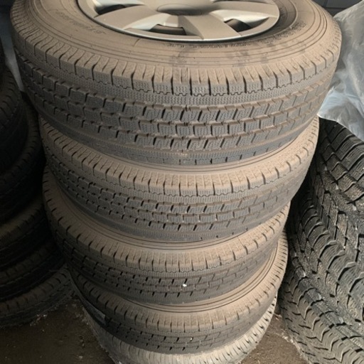 ハイエース用スタッドレスタイヤ