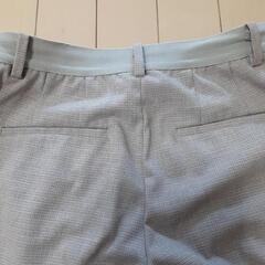 ユニクロ　センタープレスストレートパンツの画像