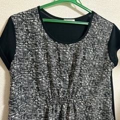 ハニーズ ユニクロ GU トップス カットソー 半袖 ブラック 黒 の画像