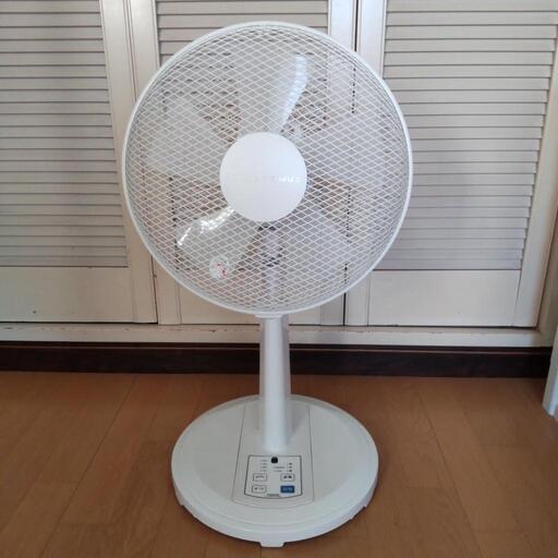 【受け渡し者様決定】  ユアサリビング扇風機 美品 1200円  5枚羽根  30cm径羽根