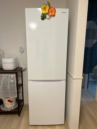 アイリスオーヤマカメラ搭載冷蔵庫です。