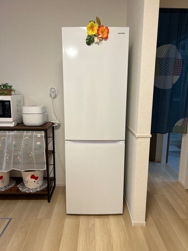 アイリスオーヤマカメラ搭載冷蔵庫です。