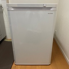 アイリスオーヤマ　小型冷凍庫の画像