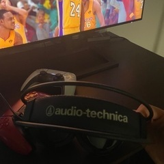 PS5 DIGITAL EDITION 2 つのコントローラの画像