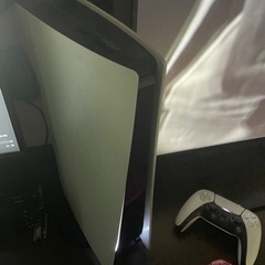 PS5 DIGITAL EDITION 2 つのコントローラの画像