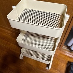 3段ワゴンの画像