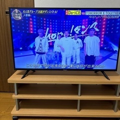 ハイセンス40型テレビ　テレビ台セットの画像