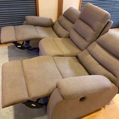 取引中（値下げ） 3人掛けソファの画像