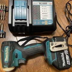 マキタ インパクト18v バッテリー等付の画像