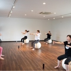さんぶの森元気館：バランスボールエクササイズ