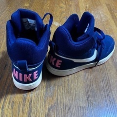 ‼️値下げしました‼️NIKEコート バーロウ23.5cm