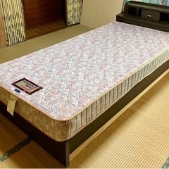 シングルベッド(引出し、ライト付)