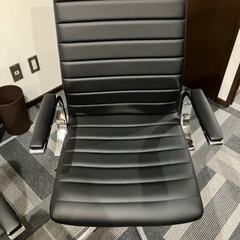 オフィス用家具　椅子