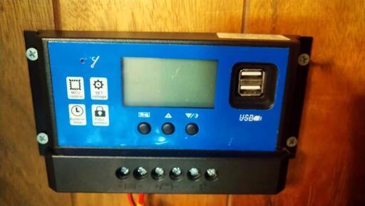 引渡者確定済　ソーラーチャージコントローラー60a