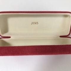 ②JINS メガネケース  赤色の画像