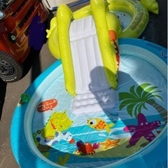 プール　滑り台　水遊びの画像