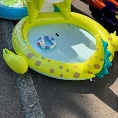 プール　滑り台　水遊びの画像