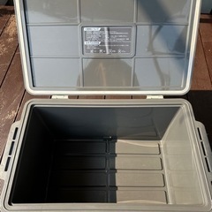 キャンプ用品　クーラーBOX ②の画像