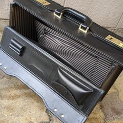 本日引き取り限定　カバンの画像