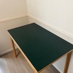 IDEE STILT TABLE 1000 Green Black