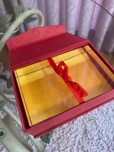 クリスタル　置き物　文鎮　デスクアクセサリー　龍のモチーフ　8×12×3.5㌢