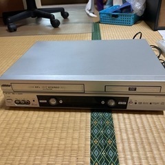 ビクターVHS／DVDプレーヤー