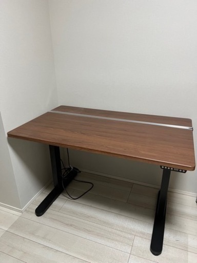 【美品】電動昇降式デスク／木目調