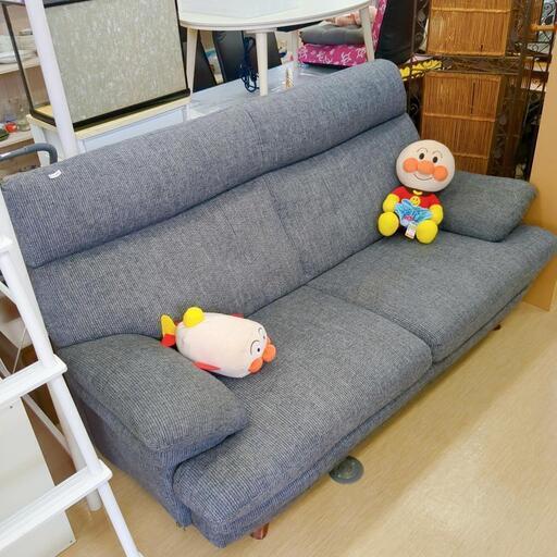 ソファ☆布製・ゆったり、グレー系【浜村鹿野温泉ICから3分 買取本舗 宮本リサイクル 営業時間9～19時 定休日水曜のみ←連絡できませんm(_ _)m】