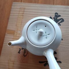 急須と湯飲みのセットの画像