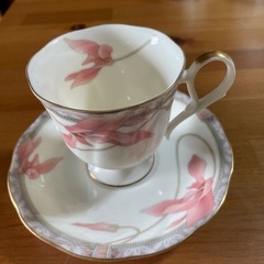 中古　花柄ピンク　カップ&ソーサー