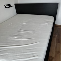 ベッド クイーンサイズ IKEA