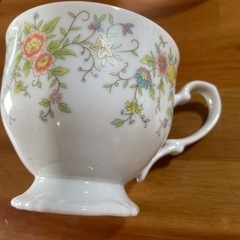 中古　小花柄カップ&ソーサーの画像