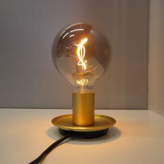 IKEA テーブルランプ　＋　電球の画像
