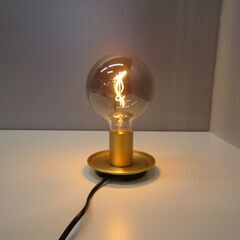 IKEA テーブルランプ　＋　電球の画像