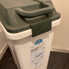 ゴミ箱・ニトリの画像