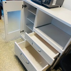 《売約済》【武蔵小山店】 レンジ台　レンジボード　レンジカウンター　カウンターボード　食器棚　白　ホワイト　キッチン　収納　キッチンボード 　🚚運搬無料エリア有 / 大田区 リサイクルショップ ランバールーム 池上店 ◀︎ 池上駅 大森駅 蒲田駅 最寄りの画像