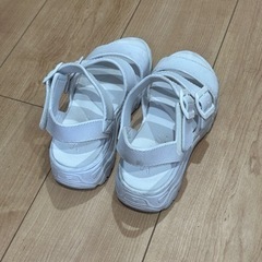 スケッチャーズ　サンダル　白 23センチ