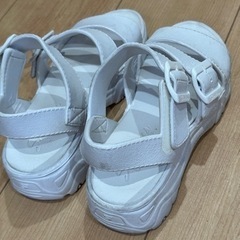 スケッチャーズ　サンダル　白 23センチの画像