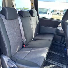 【車検あり】トヨタ ノア(8人乗り) 後期モデル USSオークション評価点【4.5点】(喫煙車)の画像
