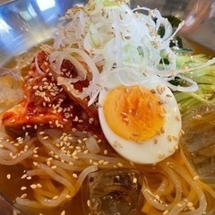 ホルモン焼きの接客、洗い場の画像