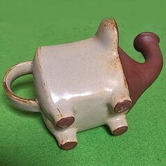 新品同様●信楽焼き 陶器製★象さんのジョウロ★H9.5ｃｍ　W12.5ｃｍ　Ｌ18ｃｍ◎の画像