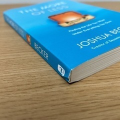 　The More of Less　洋書　ほぼ新品　の画像