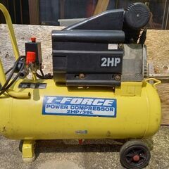 エアーコンプレッサー　100V 2HP 39L