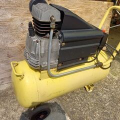 エアーコンプレッサー　100V 2HP 39Lの画像