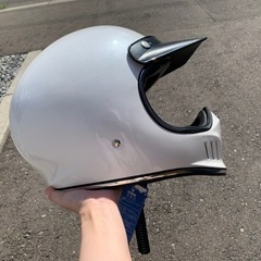 ヘルメット
