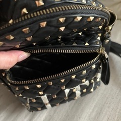 ヴァレンティノリュックの画像